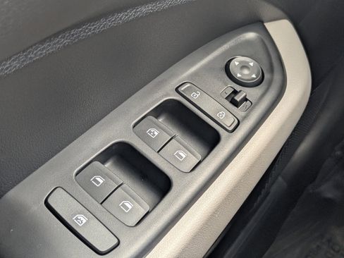 New 2025 Hyundai Venue SEL image 22