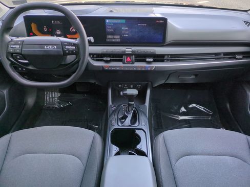 Used 2025 Kia K4 FWD image 14