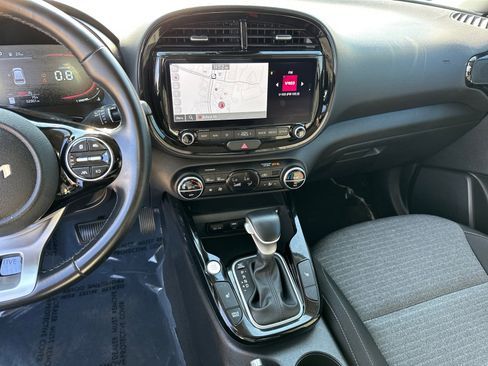 Used 2024 Kia Soul EX image 28
