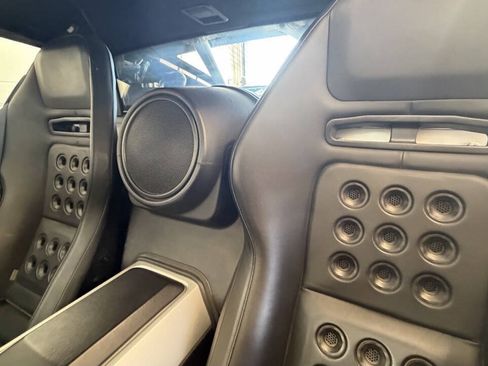 Used 2006 Ford GT RWD image 35