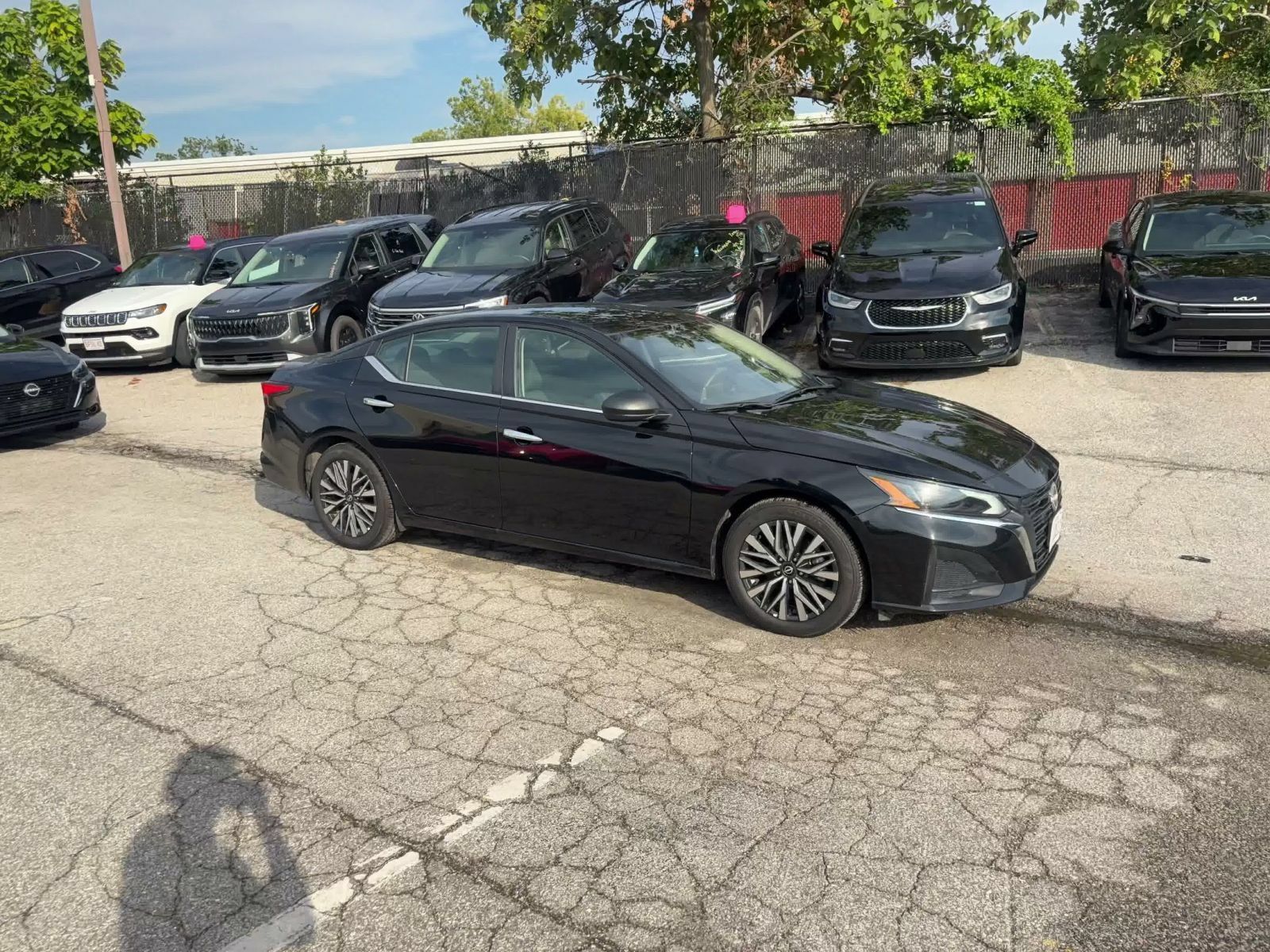 Used 2025 Nissan Altima 2.5 SV FWD image 2
