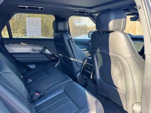 Certified 2025 Land Rover Range Rover Sport SE image 8
