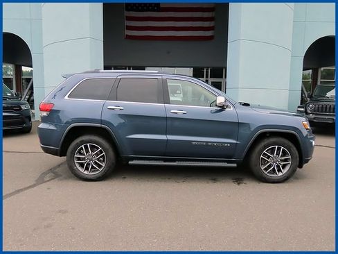 Used 2021 Jeep Grand Cherokee Limited AWD/4WD image 2