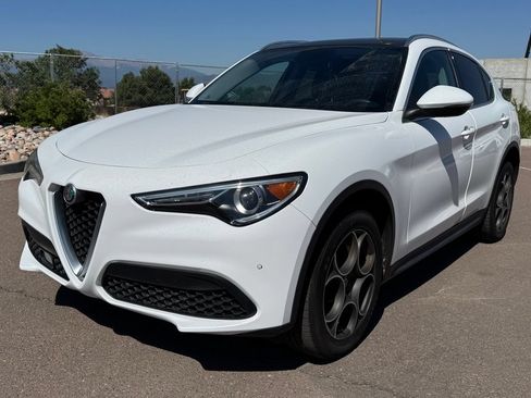 Used 2018 Alfa Romeo Stelvio Ti AWD/4WD image 3