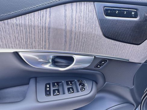 Certified 2023 Volvo XC90 B6 Ultimate w/ Protection Package Premier AWD/4WD image 15