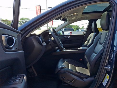 Used 2023 Volvo XC60 B5 Ultimate w/ Climate Package AWD/4WD image 16