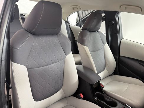 Used 2022 Toyota Corolla LE FWD image 23