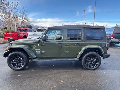 Used 2022 Jeep Wrangler Unlimited Sahara 4xe image 5