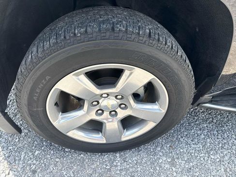 Used 2019 Chevrolet Suburban Premier RWD image 7