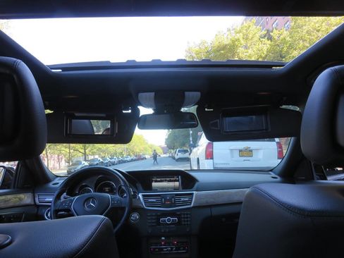 Used 2013 Mercedes-Benz E 350 4MATIC Sedan image 13