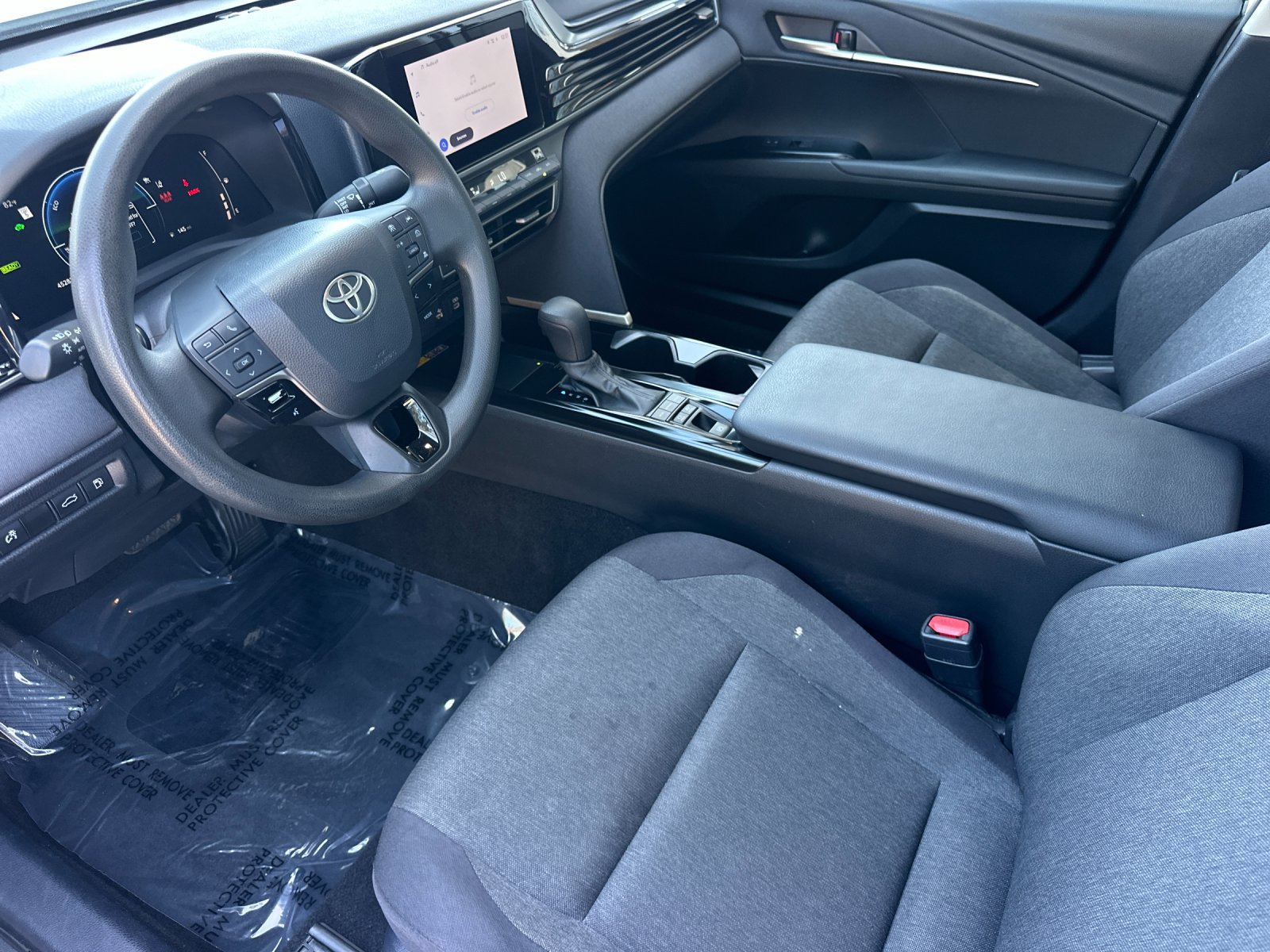 Used 2025 Toyota Camry LE FWD image 9
