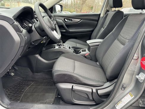 Used 2017 Nissan Rogue S image 18