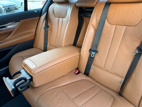 Used 2020 BMW 740i xDrive w/ Cold Weather Package image 31