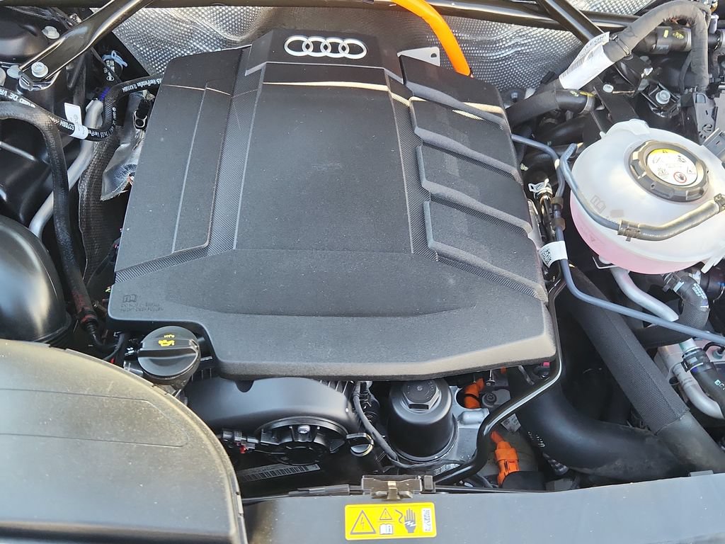 Used 2021 Audi Q5 e Premium Plus w/ Premium Plus Package AWD/4WD image 17