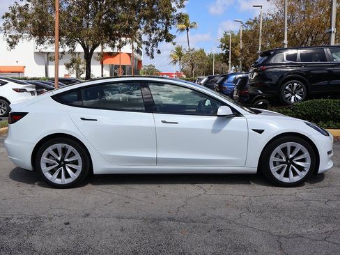 Used 2023 Tesla Model 3 Standard Range image 18
