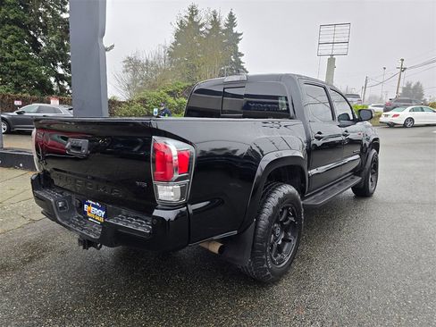 Used 2020 Toyota Tacoma Limited image 7