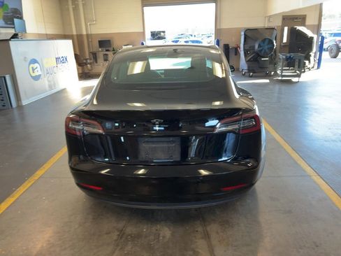 Used 2018 Tesla Model 3 Mid Range image 3