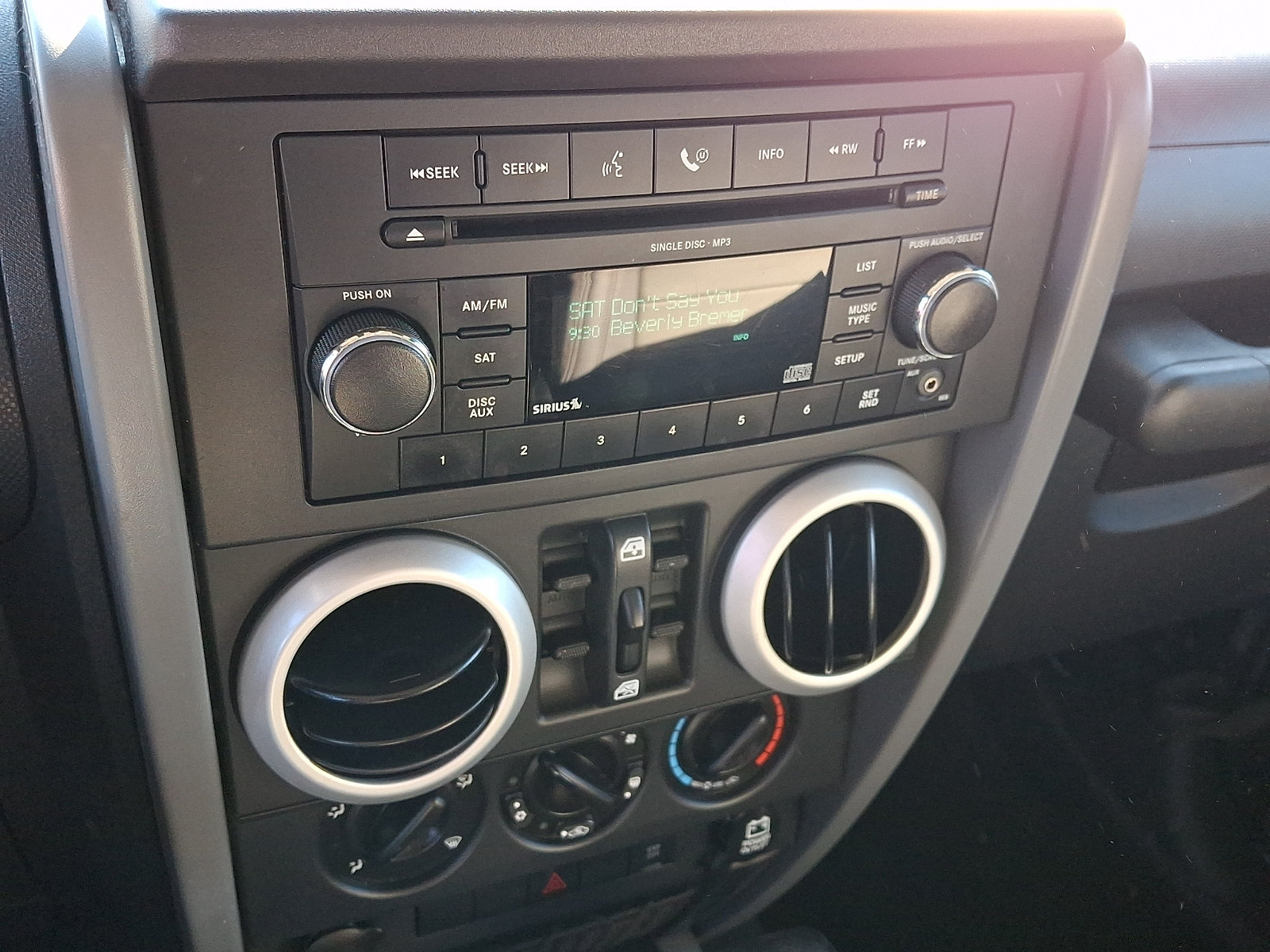 Used 2009 Jeep Wrangler Unlimited Sahara AWD/4WD image 15