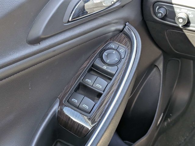 Used 2024 Chevrolet Malibu LT FWD image 17