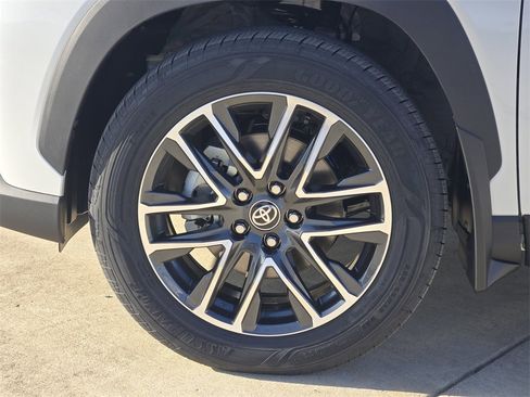 New 2026 Toyota Corolla Cross XLE image 10