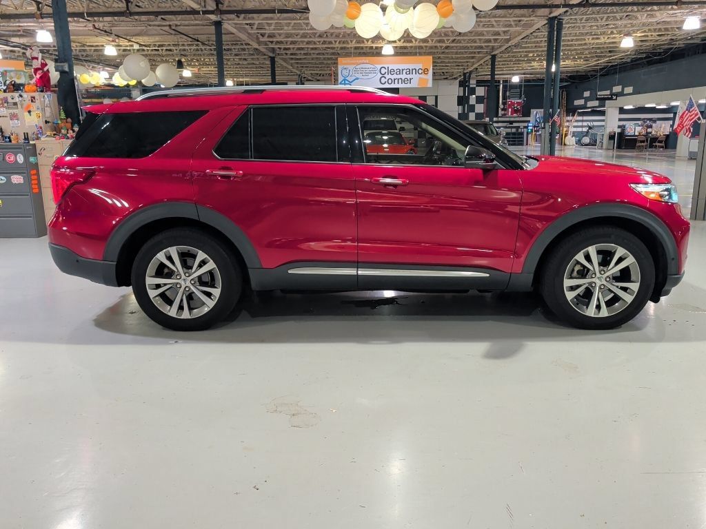 Used 2020 Ford Explorer Platinum w/ Premium Technology Package AWD/4WD image 11