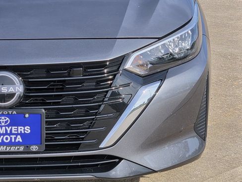 Used 2025 Nissan Sentra SV w/ All-Weather Package FWD image 4