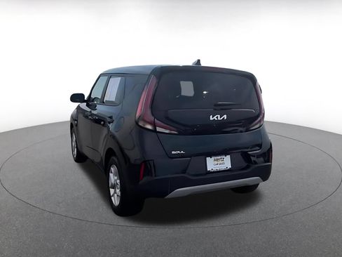 Used 2025 Kia Soul LX w/ LX Technology Package FWD image 11