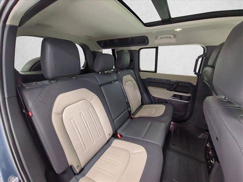 Used 2022 Land Rover Defender 110 X-Dynamic SE image 23