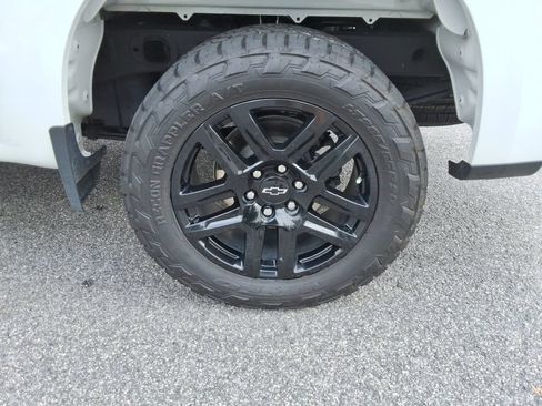 Certified 2024 Chevrolet Silverado 1500 Custom AWD/4WD image 13