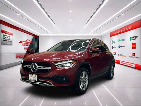 Used 2021 Mercedes-Benz GLA 250 4MATIC w/ Premium Package image 4