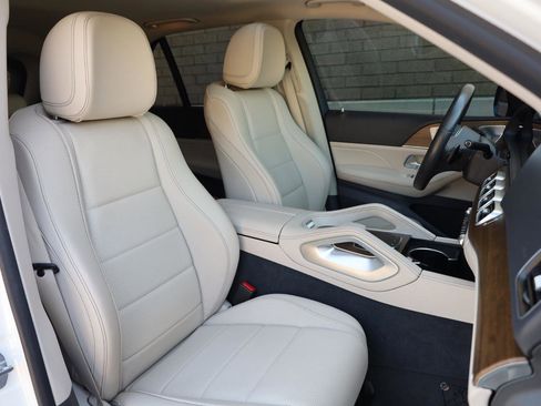 Used 2020 Mercedes-Benz GLE 350 w/ Premium Package image 31