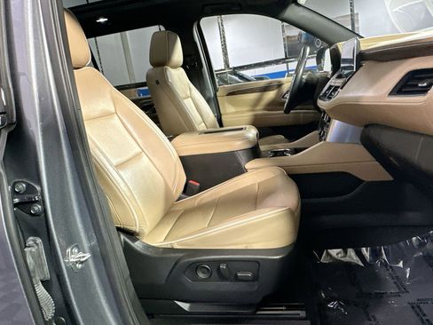 Used 2021 Chevrolet Tahoe Premier w/ Premium Package image 35