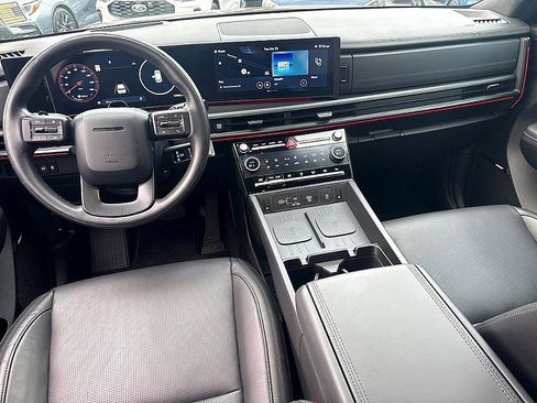 Used 2025 Hyundai Santa Fe Calligraphy image 11