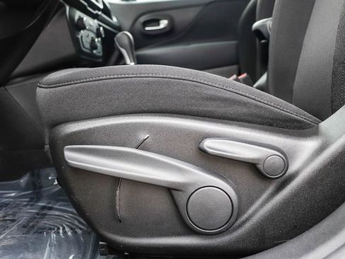 Used 2022 Jeep Renegade Sport w/ Sport Appearance Group image 23