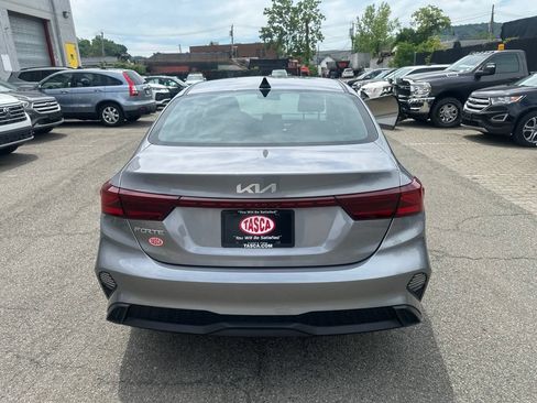 Used 2024 Kia Forte LXS FWD image 5