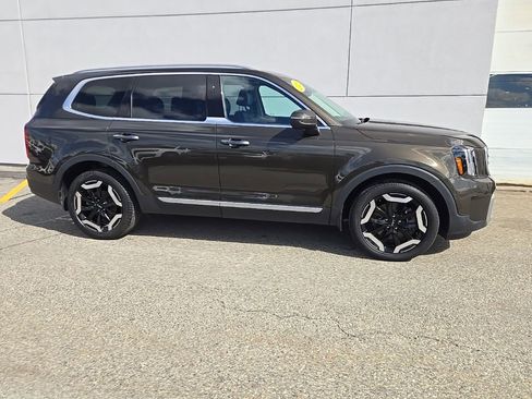 Used 2023 Kia Telluride S w/ S Sunroof Package image 6