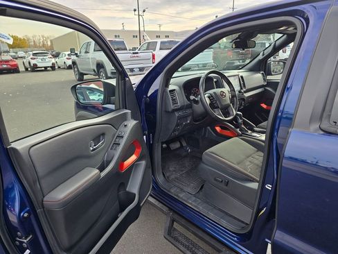 Used 2022 Nissan Frontier PRO-4X w/ Technology Package image 21
