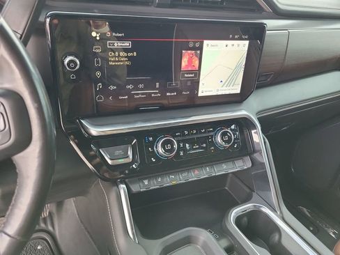 Used 2024 GMC Sierra 2500 Denali Ultimate image 11