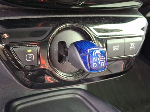 Used 2019 Toyota Prius LE image 15