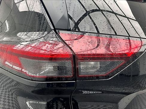 Used 2023 Nissan Rogue SV image 30