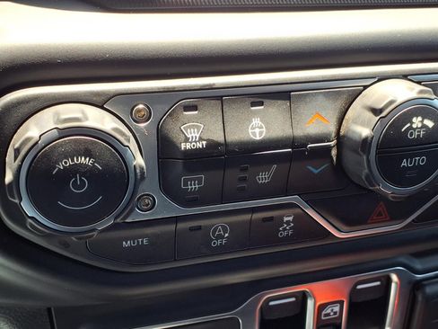 Used 2023 Jeep Gladiator Sport AWD/4WD image 15