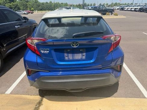 Used 2019 Toyota C-HR XLE FWD image 6