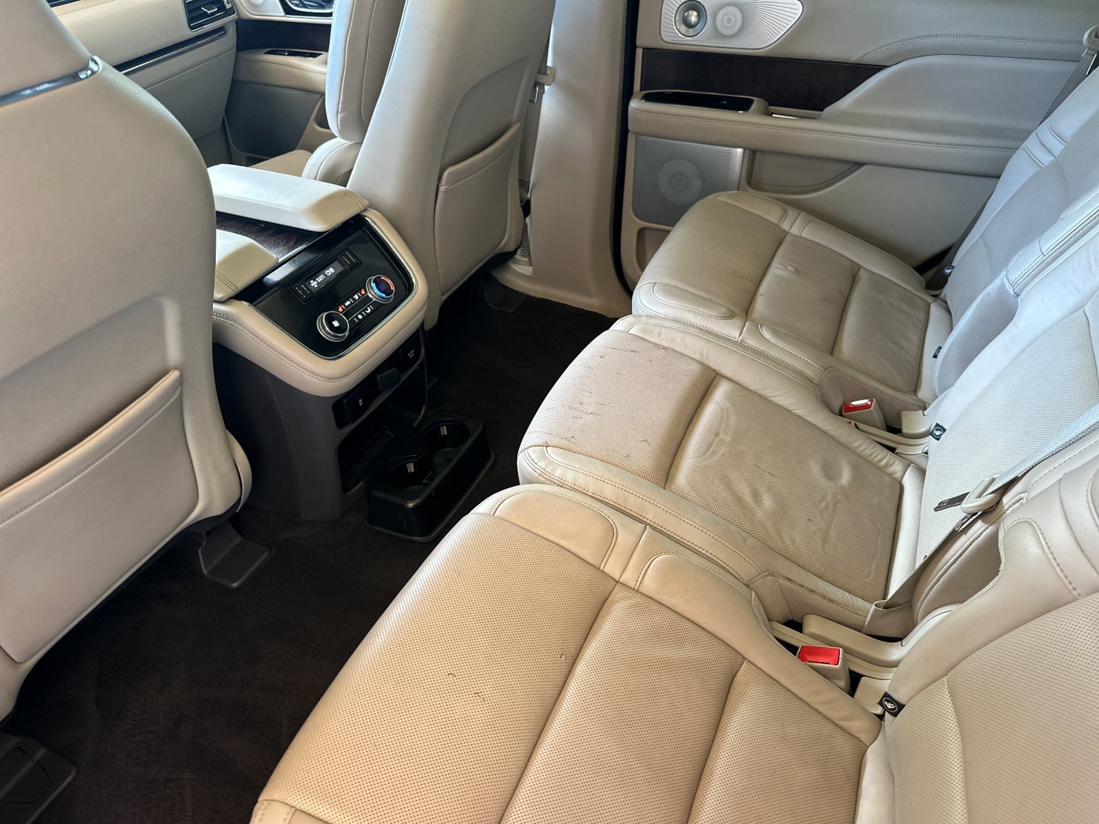 Certified 2021 Lincoln Navigator Reserve w/ Luxury Package AWD/4WD image 11