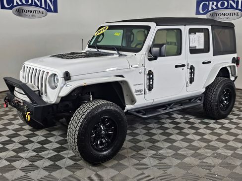 Used 2018 Jeep Wrangler Unlimited Sahara AWD/4WD image 32