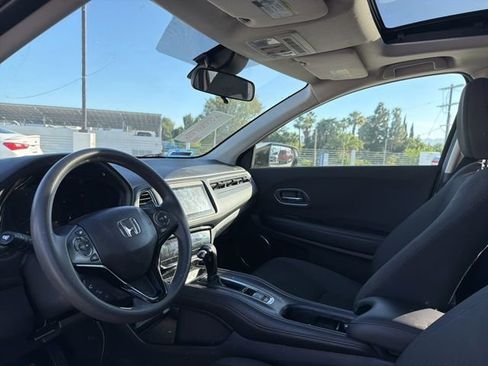 Used 2022 Honda HR-V EX image 3