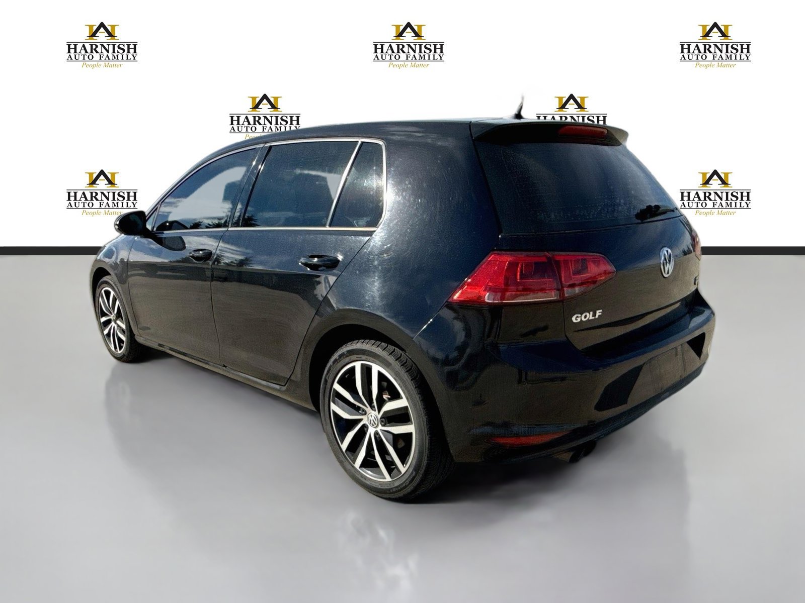 Used 2015 Volkswagen Golf SE w/ Lighting Package FWD image 3