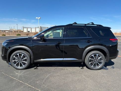 New 2026 Nissan Pathfinder Platinum image 3