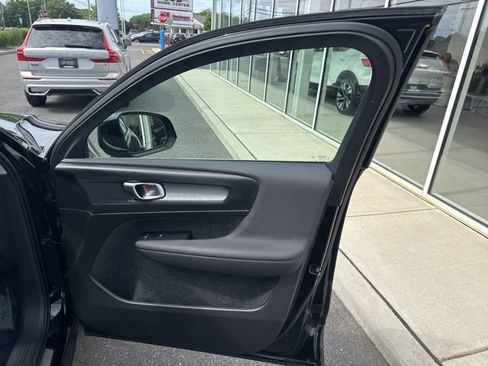 Used 2025 Volvo XC40 B5 Plus AWD/4WD image 14