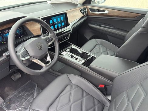 New 2026 Volkswagen Atlas SE image 9
