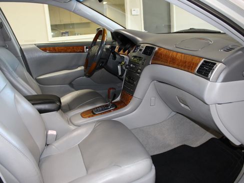 Used 2005 Lexus ES 330 FWD image 28